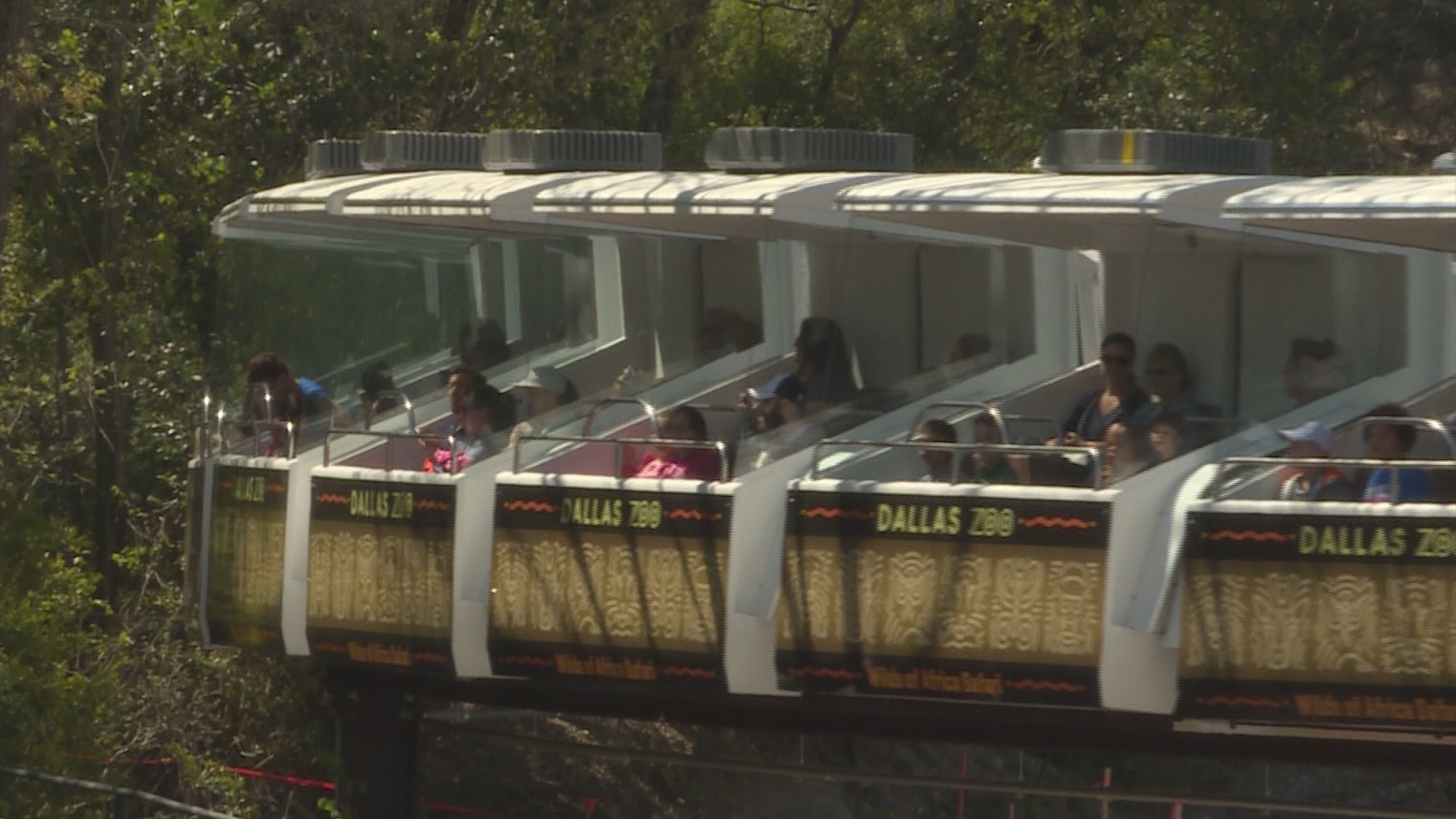 Dallas Zoo's monorail returns to service
